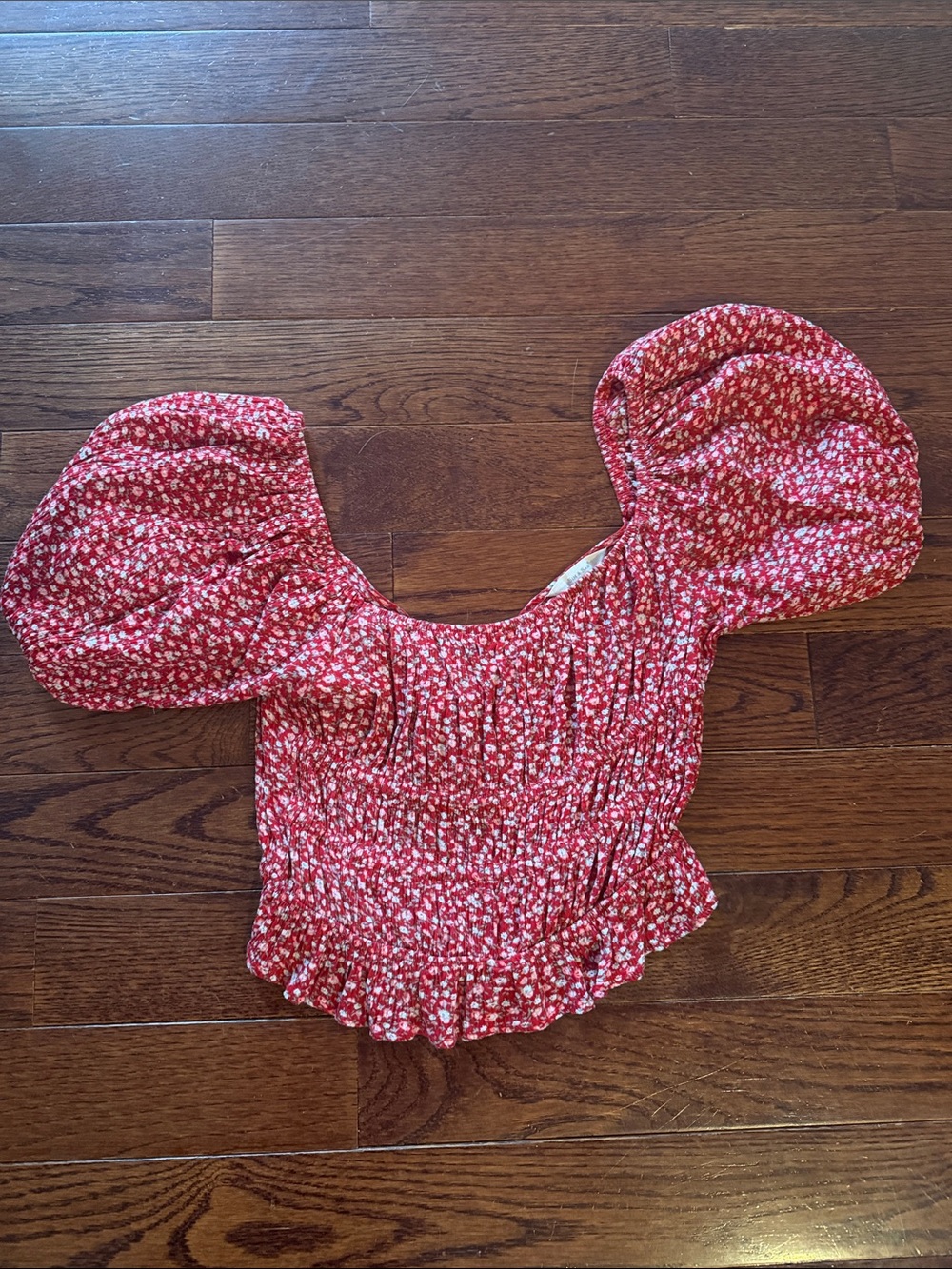 Red Floral Puff Sleeve Smocked Crop Top size medium